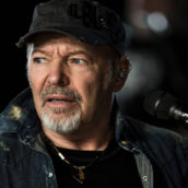 Vasco Rossi svela la copertina di “Una canzone d’amore.. buttata via” Vasco Rossi svela la copertina di “Una canzone d’amore.. buttata via”