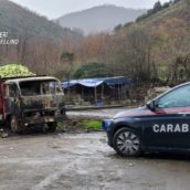 Montoro, cabina di un camion in fiamme: indagini in corso Montoro, cabina di un camion in fiamme: indagini in corso