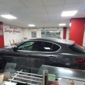 Benevento, perde il controllo dell’auto e finisce in un ristorante Benevento, perde il controllo dell’auto e finisce in un ristorante