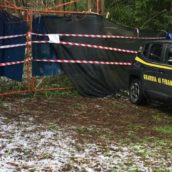 Terreno adibito a discarica abusiva: denunciato il proprietario Terreno adibito a discarica abusiva: denunciato il proprietario