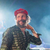 Jovanotti festeggia per la guarigione della figlia: “oggi per noi è un giorno bellissimo, lei è stata pazzesca” Jovanotti festeggia per la guarigione della figlia: “oggi per noi è un giorno bellissimo, lei è stata pazzesca”