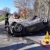 Pietradefusi, ragazza si ribalta con l’auto: finisce in ospedale per le cure del caso Pietradefusi, ragazza si ribalta con l’auto: finisce in ospedale per le cure del caso