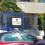 Avellino, disturba la messa, poi inveisce contro i Carabinieri intervenuti: arrestato Avellino, disturba la messa, poi inveisce contro i Carabinieri intervenuti: arrestato