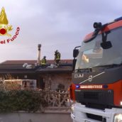 Atripalda, canna fumaria in fiamme: paura per una famiglia Atripalda, canna fumaria in fiamme: paura per una famiglia