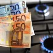 In aprile aumentano gas e luce, ma Arera precisa che su base annua ci sarà un risparmio In aprile aumentano gas e luce, ma Arera precisa che su base annua ci sarà un risparmio
