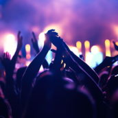 Concerti: a Liverpool il primo concerto senza mascherine e distanziamento Concerti: a Liverpool il primo concerto senza mascherine e distanziamento