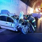 Incidente tra auto sotto la galleria Montepergola: in ospedale i rispettivi conducenti