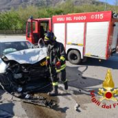 Mercogliano, incidente tra auto alla rotonda del Loreto: coinvolte due persone Mercogliano, incidente tra auto alla rotonda del Loreto: coinvolte due persone