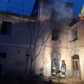 Mirabella Eclano, fiamme in un’abitazione: paura per un’anziana
