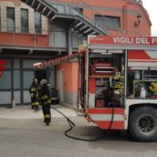 Ariano Irpino, incendio all’interno di una struttura alberghiera in disuso da anni: caschi rossi in azione Ariano Irpino, incendio all’interno di una struttura alberghiera in disuso da anni: caschi rossi in azione