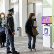 Covid: risale l’indice Rt nazionale. Poche le regioni che cambieranno colore Covid: risale l’indice Rt nazionale. Poche le regioni che cambieranno colore