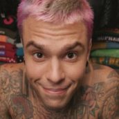 Fedez querelato dalla Rai per diffamazione: “Questa è vigliaccheria di Stato”