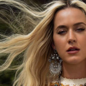 Katy Perry festeggia i 25 anni dei Pokémon con “Electric” Katy Perry festeggia i 25 anni dei Pokémon con “Electric”