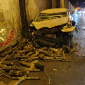 Solofra, incidente sotto la galleria del Monte Pergola: il bilancio è di due feriti Solofra, incidente sotto la galleria del Monte Pergola: il bilancio è di due feriti