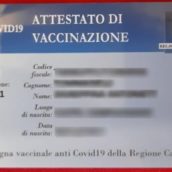 Ariano Irpino, in distribuzione le card vaccinali presso la sede centrale del Comune, in Piazza Plebiscito