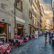 Covid: domani ristoranti e bar ripartono anche al chiuso Covid: domani ristoranti e bar ripartono anche al chiuso