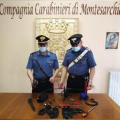 Montesarchio, si danno alla fuga su auto rubata munita di lampeggiante: inseguiti e bloccatri dai Carabinieri Montesarchio, si danno alla fuga su auto rubata munita di lampeggiante: inseguiti e bloccatri dai Carabinieri