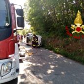 Sant’Angelo dei Lombardi, auto sbanda e finisce fuori strada: ferite due ragazze Sant’Angelo dei Lombardi, auto sbanda e finisce fuori strada: ferite due ragazze