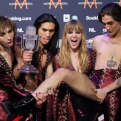 I Maneskin battono il record dei Beatles: sono i secondi più ascoltati al mondo su Spotify I Maneskin battono il record dei Beatles: sono i secondi più ascoltati al mondo su Spotify