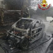 Pianodardine, incendio per un’autovettura in transito: nessuna conseguenza per il conducente del veicolo Pianodardine, incendio per un’autovettura in transito: nessuna conseguenza per il conducente del veicolo