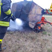 Fontanarosa, mezzo agricolo in fiamme: nessun ferito