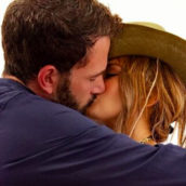 Jennifer Lopez e Ben Affleck sono tornati insieme, arriva la conferma dai social Jennifer Lopez e Ben Affleck sono tornati insieme, arriva la conferma dai social