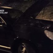 Pratola Serra, in fiamme una Porsche Cayenne: probabile natura dolosa
