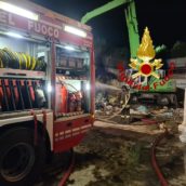 Montefredane, azienda di trattamento rifiuti in fiamme Montefredane, azienda di trattamento rifiuti in fiamme