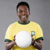 Pelè sta meglio dopo l’intervento: “Mi sto riprendendo bene”