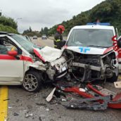 Monteforte Irpino, scontro tra ambulanza veterinaria e autovettura: due feriti