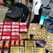 Avellino, fermati per un normale controllo, vengono sorpresi in possesso di refurtiva: denunciate tre persone Avellino, fermati per un normale controllo, vengono sorpresi in possesso di refurtiva: denunciate tre persone
