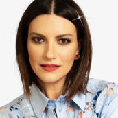 Laura Pausini condurrà Easy Hits su Apple Music Radio Laura Pausini condurrà Easy Hits su Apple Music Radio