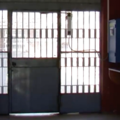 Carcere Avellino, tra le sbarre ancora violenza e sequestro di telefonini Carcere Avellino, tra le sbarre ancora violenza e sequestro di telefonini