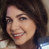 Cristina D’Avena: disco d’oro per “Occhi di gatto” dopo ben 36 anni Cristina D’Avena: disco d’oro per “Occhi di gatto” dopo ben 36 anni