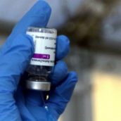 Vaccini, team di esperti: “Trovata la causa dei coaguli con AstraZeneca”