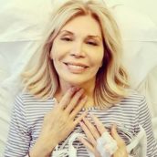 Amanda Lear operata al cuore: “Felice di averlo fatto!” Amanda Lear operata al cuore: “Felice di averlo fatto!”