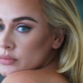 Adele: compenso stellare per la residency a Las Vegas… con maggiordomo Adele: compenso stellare per la residency a Las Vegas… con maggiordomo