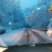 Neve in tutta l’Irpinia: strade bloccate e scuole chiuse Neve in tutta l’Irpinia: strade bloccate e scuole chiuse