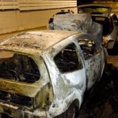 Forino, auto in fiamme nella notte: indagini in corso Forino, auto in fiamme nella notte: indagini in corso