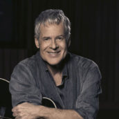 Claudio Baglioni positivo al Covid: posticipate cinque date del tour Claudio Baglioni positivo al Covid: posticipate cinque date del tour