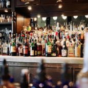 Benevento, controlli alla movida: somministra bevande alcoliche a minori, denunciato un barista