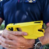 Dal 14 marzo taser in dotazione alle Forze di Polizia Dal 14 marzo taser in dotazione alle Forze di Polizia