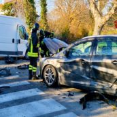 Frigento, incidente stradale tra due autovetture e un furgone: sei persone in ospedale Frigento, incidente stradale tra due autovetture e un furgone: sei persone in ospedale