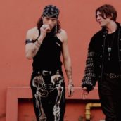 Irama: è uscito il video del nuovo singolo “5 gocce” feat. Rkomi