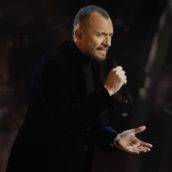 Biagio Antonacci interviene sulle molestie a Blanco: “E’ successo anche a me” Biagio Antonacci interviene sulle molestie a Blanco: “E’ successo anche a me”