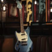 Kurt Cobain, la sua Fender Mustang venduta per 4,5 milioni di dollari! Kurt Cobain, la sua Fender Mustang venduta per 4,5 milioni di dollari!