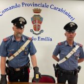 Ritrovata la medaglia scudetto di Pioli: tre ragazzi la consegnano ai Carabinieri Ritrovata la medaglia scudetto di Pioli: tre ragazzi la consegnano ai Carabinieri