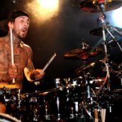 Paura per Travis Barker: il batterista dei Blink 182 è ricoverato per una grave pancreatite Paura per Travis Barker: il batterista dei Blink 182 è ricoverato per una grave pancreatite