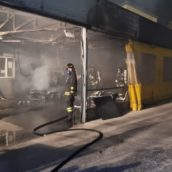 Montoro: auto in fiamme nella notte, intervento dei vigili del fuoco
