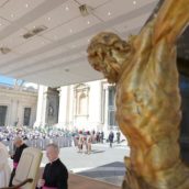 Papa Francesco: “No al mito dell’eterna giovinezza” Papa Francesco: “No al mito dell’eterna giovinezza”